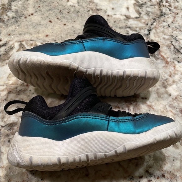 Air Jordan 11 Retro Little Flex - Picture 7 of 12